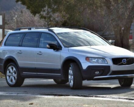 Серый Вольво ХС70, объемом двигателя 2.5 л и пробегом 75 тыс. км за 3500 $, фото 1 на Automoto.ua