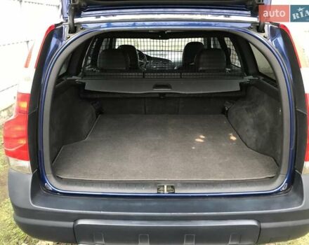 Синий Вольво ХС70, объемом двигателя 2.4 л и пробегом 220 тыс. км за 10000 $, фото 21 на Automoto.ua