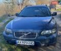 Синий Вольво ХС70, объемом двигателя 2.5 л и пробегом 298 тыс. км за 7500 $, фото 1 на Automoto.ua