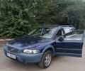 Синій Вольво ХС70, об'ємом двигуна 2.44 л та пробігом 379 тис. км за 3600 $, фото 1 на Automoto.ua