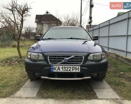 Синий Вольво ХС70, объемом двигателя 2.4 л и пробегом 220 тыс. км за 10000 $, фото 1 на Automoto.ua