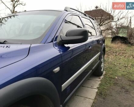 Синий Вольво ХС70, объемом двигателя 2.4 л и пробегом 220 тыс. км за 10000 $, фото 4 на Automoto.ua