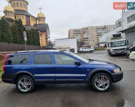 Синий Вольво ХС70, объемом двигателя 2.4 л и пробегом 330 тыс. км за 11499 $, фото 2 на Automoto.ua