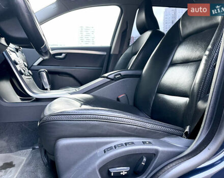 Синій Вольво ХС70, об'ємом двигуна 2.4 л та пробігом 143 тис. км за 18500 $, фото 29 на Automoto.ua