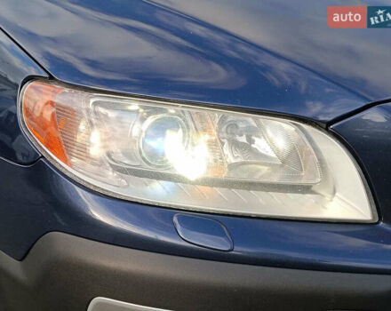 Синий Вольво ХС70, объемом двигателя 2.4 л и пробегом 264 тыс. км за 15990 $, фото 3 на Automoto.ua