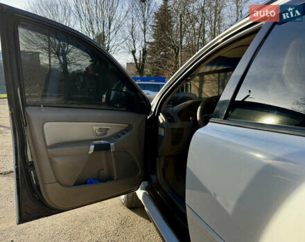 Белый Вольво ХС90, объемом двигателя 2.4 л и пробегом 370 тыс. км за 8600 $, фото 16 на Automoto.ua