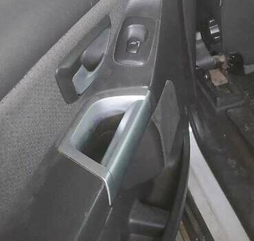 Білий Вольво ХС90, об'ємом двигуна 2.4 л та пробігом 350 тис. км за 9000 $, фото 8 на Automoto.ua