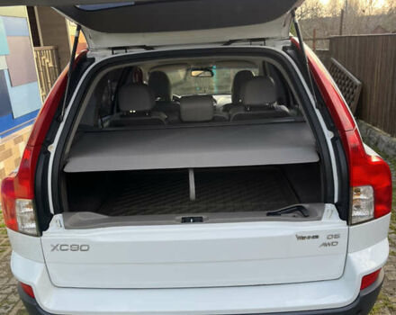 Белый Вольво ХС90, объемом двигателя 2.4 л и пробегом 375 тыс. км за 12500 $, фото 25 на Automoto.ua