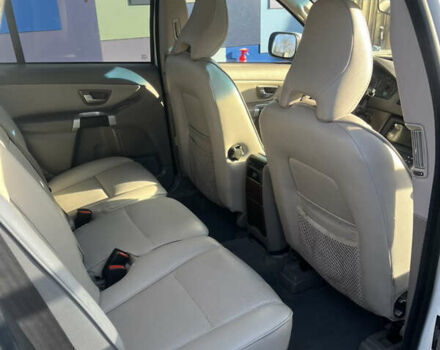 Белый Вольво ХС90, объемом двигателя 2.4 л и пробегом 375 тыс. км за 12500 $, фото 12 на Automoto.ua