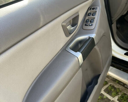 Белый Вольво ХС90, объемом двигателя 2.4 л и пробегом 375 тыс. км за 12500 $, фото 16 на Automoto.ua