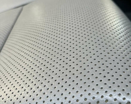 Белый Вольво ХС90, объемом двигателя 2.4 л и пробегом 375 тыс. км за 12500 $, фото 9 на Automoto.ua