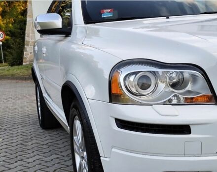 Белый Вольво ХС90, объемом двигателя 2.4 л и пробегом 198 тыс. км за 3750 $, фото 3 на Automoto.ua