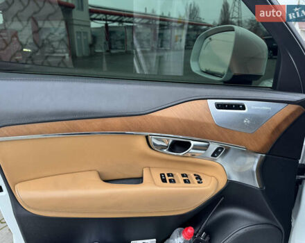 Білий Вольво ХС90, об'ємом двигуна 1.97 л та пробігом 210 тис. км за 26850 $, фото 23 на Automoto.ua