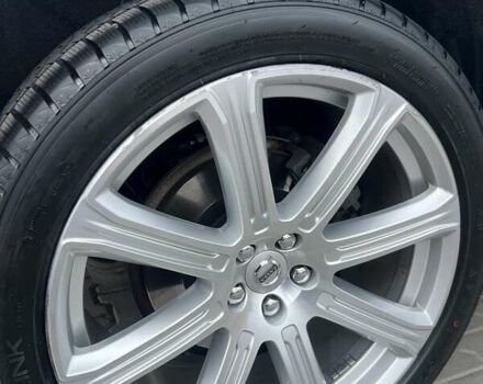 Белый Вольво ХС90, объемом двигателя 1.97 л и пробегом 300 тыс. км за 22900 $, фото 4 на Automoto.ua