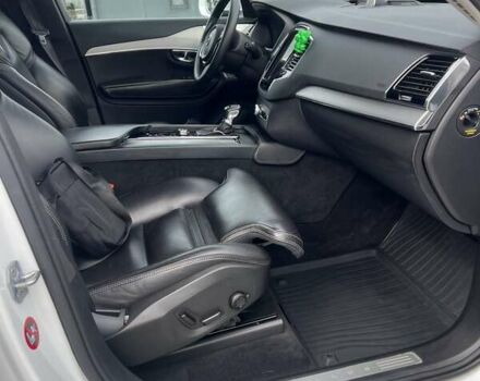 Белый Вольво ХС90, объемом двигателя 1.97 л и пробегом 300 тыс. км за 22900 $, фото 8 на Automoto.ua