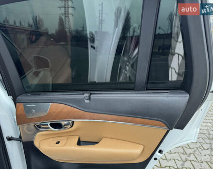 Білий Вольво ХС90, об'ємом двигуна 1.97 л та пробігом 210 тис. км за 26850 $, фото 16 на Automoto.ua