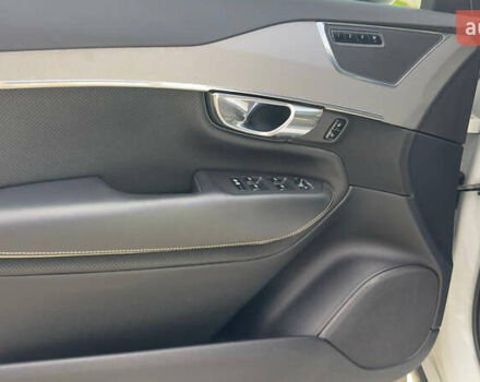 Белый Вольво ХС90, объемом двигателя 1.97 л и пробегом 185 тыс. км за 35000 $, фото 9 на Automoto.ua