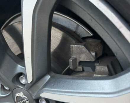 Белый Вольво ХС90, объемом двигателя 1.97 л и пробегом 278 тыс. км за 23900 $, фото 3 на Automoto.ua