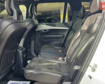 Белый Вольво ХС90, объемом двигателя 1.97 л и пробегом 185 тыс. км за 35000 $, фото 6 на Automoto.ua