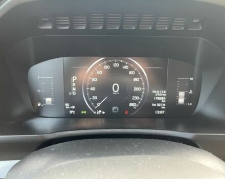Белый Вольво ХС90, объемом двигателя 2 л и пробегом 178 тыс. км за 23000 $, фото 6 на Automoto.ua