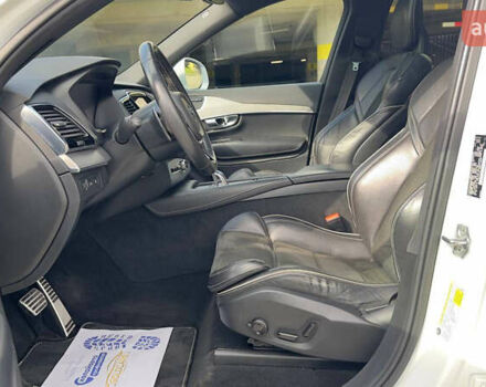 Белый Вольво ХС90, объемом двигателя 1.97 л и пробегом 185 тыс. км за 35000 $, фото 13 на Automoto.ua