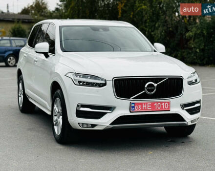 Белый Вольво ХС90, объемом двигателя 2 л и пробегом 395 тыс. км за 21999 $, фото 3 на Automoto.ua