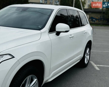 Белый Вольво ХС90, объемом двигателя 2 л и пробегом 395 тыс. км за 21999 $, фото 26 на Automoto.ua