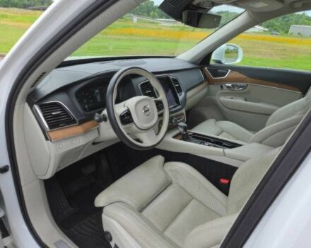 Белый Вольво ХС90, объемом двигателя 2 л и пробегом 69 тыс. км за 15000 $, фото 6 на Automoto.ua