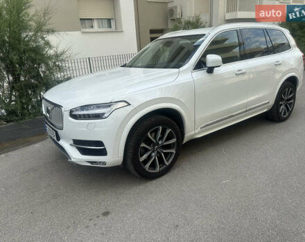 Белый Вольво ХС90, объемом двигателя 1.97 л и пробегом 330 тыс. км за 29999 $, фото 1 на Automoto.ua