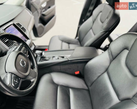 Белый Вольво ХС90, объемом двигателя 2 л и пробегом 395 тыс. км за 21999 $, фото 51 на Automoto.ua