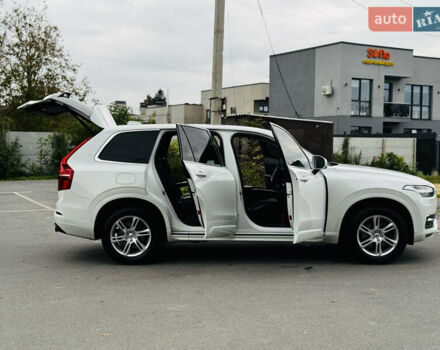 Белый Вольво ХС90, объемом двигателя 2 л и пробегом 395 тыс. км за 21999 $, фото 61 на Automoto.ua