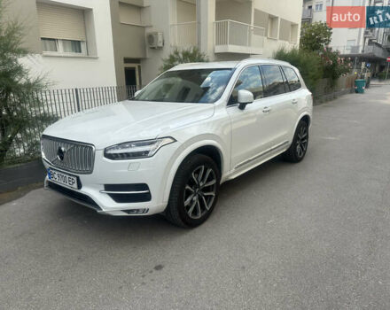 Белый Вольво ХС90, объемом двигателя 1.97 л и пробегом 330 тыс. км за 29999 $, фото 2 на Automoto.ua