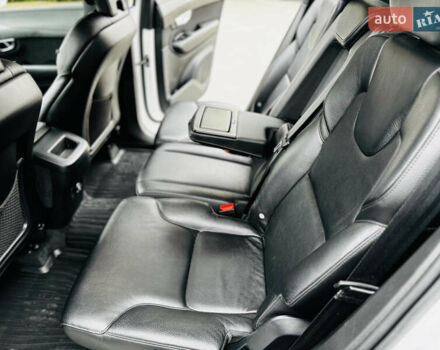 Белый Вольво ХС90, объемом двигателя 2 л и пробегом 395 тыс. км за 21999 $, фото 34 на Automoto.ua