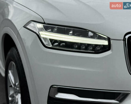 Белый Вольво ХС90, объемом двигателя 2 л и пробегом 395 тыс. км за 21999 $, фото 67 на Automoto.ua