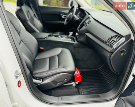 Белый Вольво ХС90, объемом двигателя 2 л и пробегом 395 тыс. км за 21999 $, фото 40 на Automoto.ua