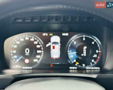 Белый Вольво ХС90, объемом двигателя 2 л и пробегом 395 тыс. км за 21999 $, фото 63 на Automoto.ua