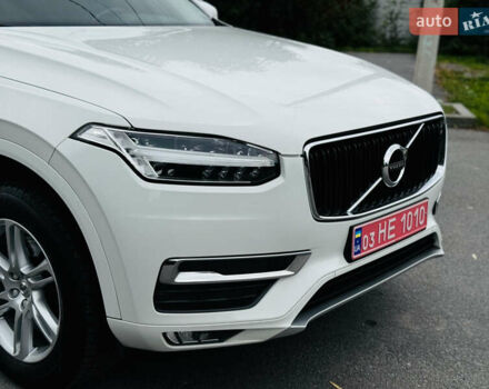 Белый Вольво ХС90, объемом двигателя 2 л и пробегом 395 тыс. км за 21999 $, фото 22 на Automoto.ua