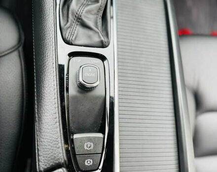 Белый Вольво ХС90, объемом двигателя 2 л и пробегом 395 тыс. км за 21999 $, фото 54 на Automoto.ua