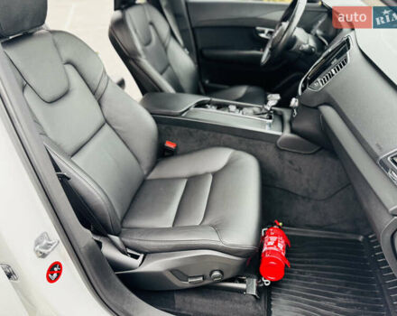 Белый Вольво ХС90, объемом двигателя 2 л и пробегом 395 тыс. км за 21999 $, фото 41 на Automoto.ua