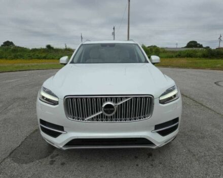 Белый Вольво ХС90, объемом двигателя 2 л и пробегом 69 тыс. км за 15000 $, фото 1 на Automoto.ua