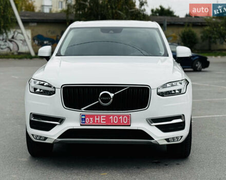 Белый Вольво ХС90, объемом двигателя 2 л и пробегом 395 тыс. км за 21999 $, фото 2 на Automoto.ua