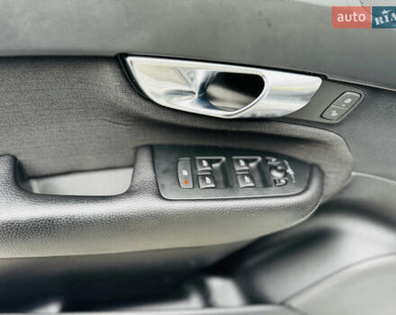 Белый Вольво ХС90, объемом двигателя 2 л и пробегом 395 тыс. км за 21999 $, фото 47 на Automoto.ua