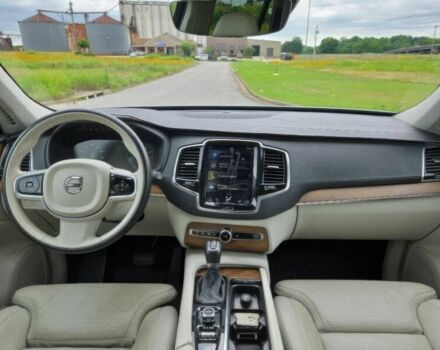 Белый Вольво ХС90, объемом двигателя 2 л и пробегом 69 тыс. км за 15000 $, фото 8 на Automoto.ua