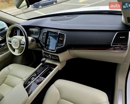 Белый Вольво ХС90, объемом двигателя 1.97 л и пробегом 176 тыс. км за 33950 $, фото 44 на Automoto.ua