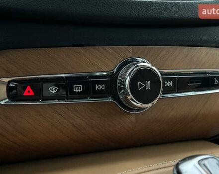 Белый Вольво ХС90, объемом двигателя 2 л и пробегом 140 тыс. км за 43500 $, фото 17 на Automoto.ua