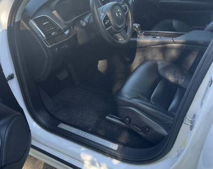 Белый Вольво ХС90, объемом двигателя 1.97 л и пробегом 69 тыс. км за 39000 $, фото 11 на Automoto.ua