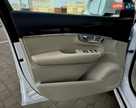 Белый Вольво ХС90, объемом двигателя 1.97 л и пробегом 176 тыс. км за 33950 $, фото 67 на Automoto.ua