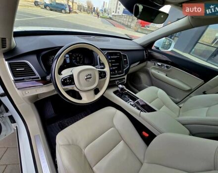 Белый Вольво ХС90, объемом двигателя 1.97 л и пробегом 176 тыс. км за 33950 $, фото 70 на Automoto.ua