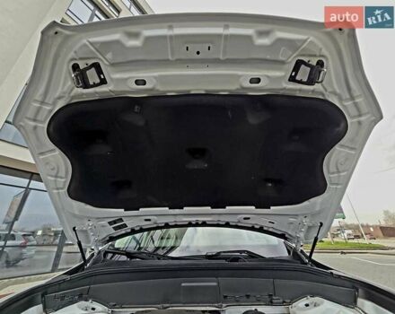 Белый Вольво ХС90, объемом двигателя 1.97 л и пробегом 176 тыс. км за 33950 $, фото 85 на Automoto.ua