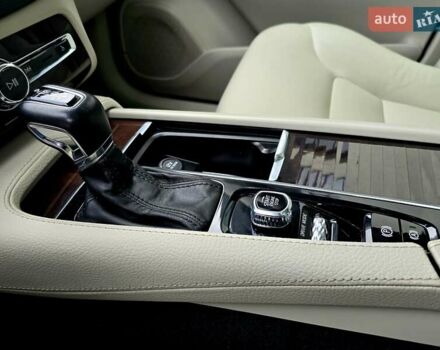 Белый Вольво ХС90, объемом двигателя 1.97 л и пробегом 176 тыс. км за 33950 $, фото 81 на Automoto.ua